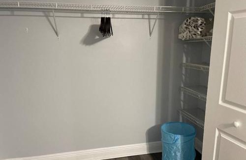 Tallahassee Casa | Cheerful 3-bedrooms with free parking on premises
