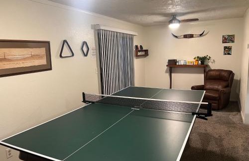Quartz Hill Casa | Cheerful 3BR 2BA Sauna Spa Pool Table PPong BBQ More