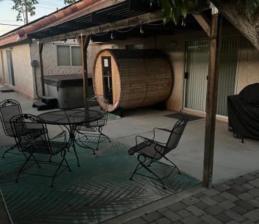 Quartz Hill Casa | Cheerful 3BR 2BA Sauna Spa Pool Table PPong BBQ More
