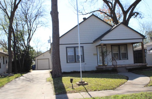 Oak Cliff Casa | Cheerful 3BR Single Family minutes from Downtown