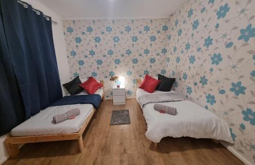 Hillingdon Apartamento | Cheerful 4/5 bed house - Heathrow