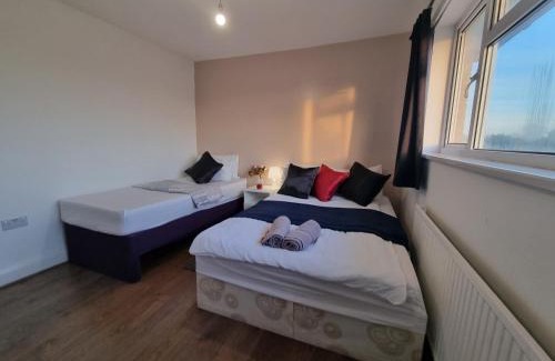 Hillingdon Apartamento | Cheerful 4/5 bed house - Heathrow