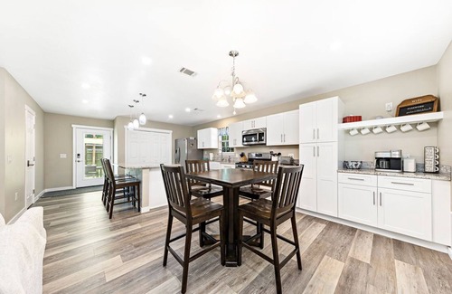 Southeast Pensacola Casa | Cheerful 4-bedroom home in East Hill Neighborhood