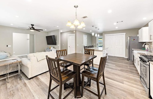 Southeast Pensacola Casa | Cheerful 4-bedroom home in East Hill Neighborhood