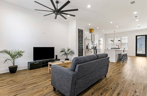 Arabi Casa | Cheerful 4-bedroom home