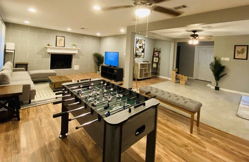 Houston Casa | Cheerful 4 bedroom home that sleep 14 in Houston