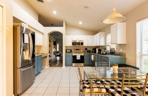 Riverview Casa | Cheerful 4 Bedroom Paradise with Pool and Hot Tub