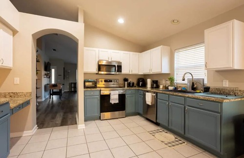Riverview Casa | Cheerful 4 Bedroom Paradise with Pool and Hot Tub