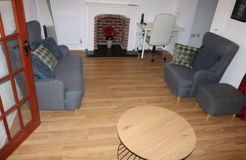 Mapperley Casa | Cheerful -4 Bedrooms House with Driveway