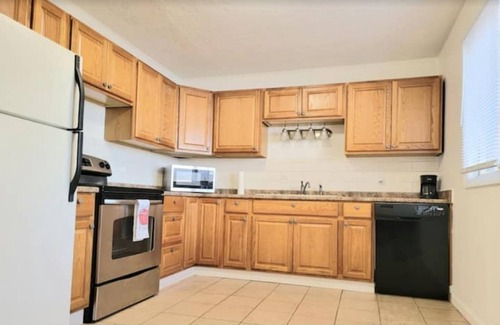 Lincoln Casa | Cheerful 4 room house