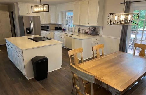 Wesley Chapel Casa | Cheerful 5 bedroom 3.5 bath very spacious home.