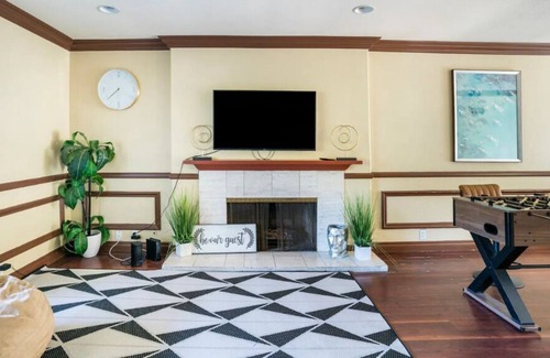 Rowland Heights Casa | Cheerful 5BD Villa with Pool