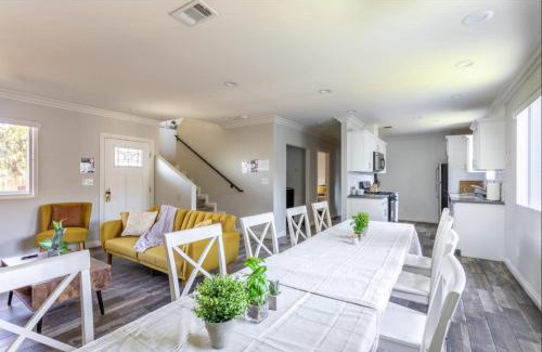 Downtown Los Angeles Casa | Cheerful 5BR house with parking near USC