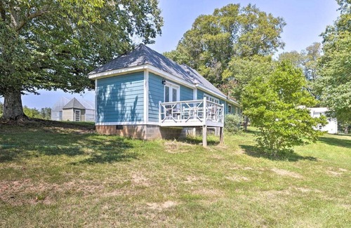 Boyd Tavern Casa | Cheerful and Bright Cottage with Pond View
