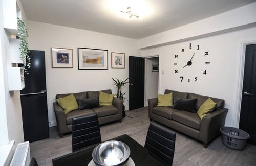 Sheffield Casa | Cheerful and Cosy 4 bedroom House