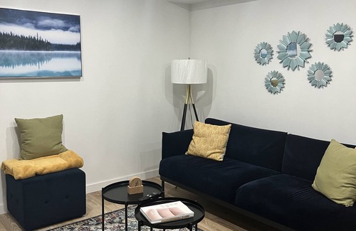 Fort Gary Apartamento | Cheerful and cozy 1 bedroom basement apartment