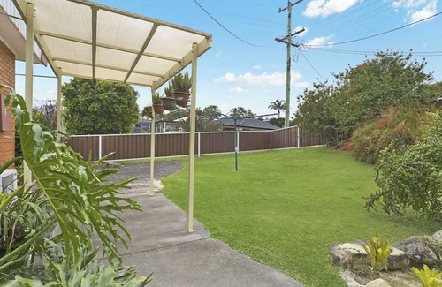 Redhead Casa | Cheerful beach house at redhead beach