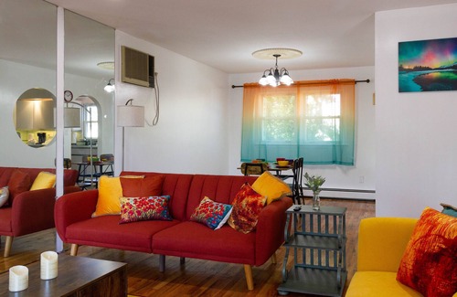 Baldwin Casa | Cheerful & Beautiful 3-Bedroom Ranch with parking in Baldwin, NY
