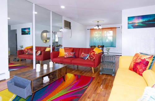 Baldwin Casa | Cheerful & Beautiful 3-Bedroom Ranch with parking in Baldwin, NY