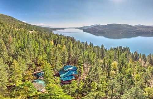 Whitefish Casa | Cheerful Cabin in the woods with lake views.