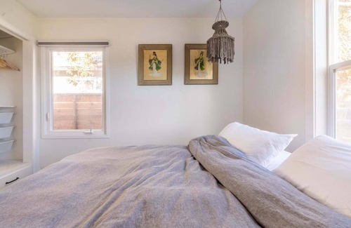 Napa Cabaña | Cheerful Cottage 1.5 mi from Downtown Napa