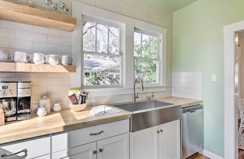 Historic District Cabaña | Cheerful Cottage in Ocala's Historic District