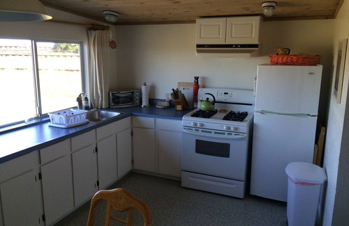 Marin County Cabaña | Cheerful Cottage on Marsh. Great location between San Francisco & Wine Country!