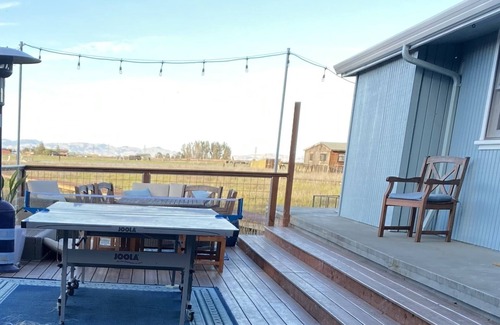 Marin County Cabaña | Cheerful Cottage on Marsh. Great location between San Francisco & Wine Country!