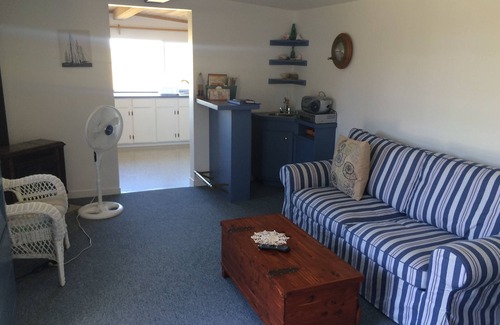 Marin County Cabaña | Cheerful Cottage on Marsh. Great location between San Francisco & Wine Country!