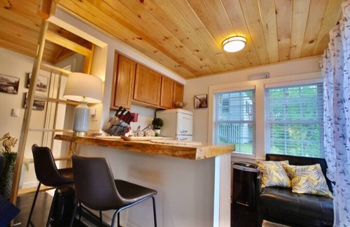 Edgecomb Cabaña | Cheerful Cottage with Loft Close to Everything 6