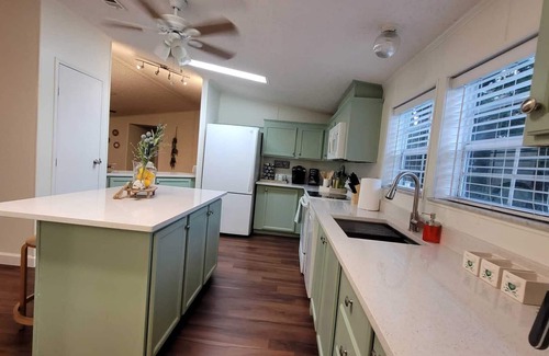 Tampa Casa | Cheerful Country Home