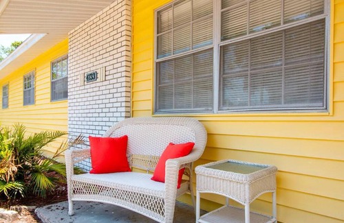 Sun Bay South Casa | Cheerful Cozy Cottage in South Tampa