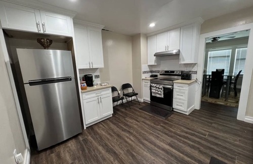 Stockton Otro | Cheerful cozy secured ranch style close 99 freeway&famous food restaurants