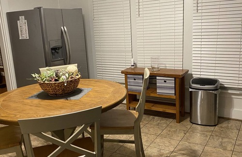 Columbus Casa | Cheerful Downtown 3 Bedroom home in the historic area of Columbus