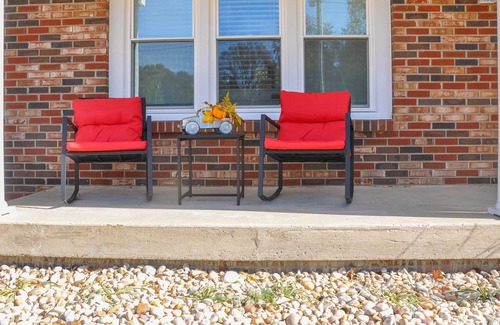Lebanon Casa | Cheerful Duplex Unit - 1 Mi to State Park!