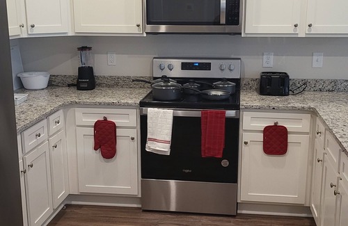 Northeast Raleigh Casa | Cheerful home entire 3 bedroom with massage chair