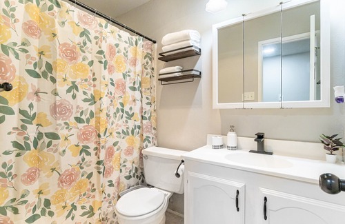 The Colony Casa | Cheerful Home- Pool, Backyard, 3 bdrm, Large fence