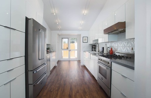 Tustin Casa | Cheerful mid mod 3 bedroom house w/pool, AC & fast wifi