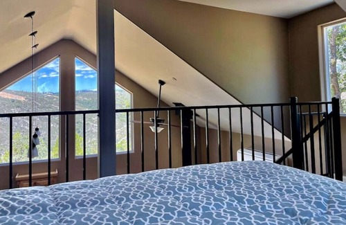 Fair Play Cabina | Cheerful one bedroom loft cabin close to wineries