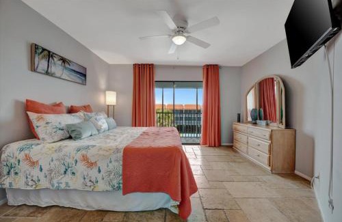 Bradenton Beach Casa | Cheerful Pelican on Anna Maria Island