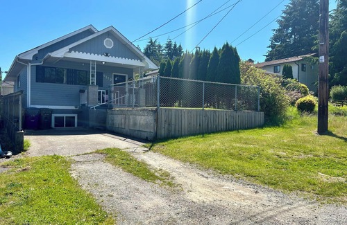 North End Casa | Cheerful Proctor Home in the Heart of the 253