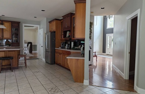 Parkesburg Casa | Cheerful & Spacious 4-bedroom Family Friendly Home with Hot tub