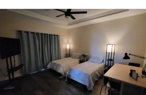 East Hemet Apartamento | Cheerful studio with private entrance & parking