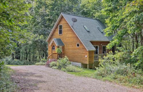 Rockbridge Casa | Cheerful Two Bdrm Cabin with Hot Tub & Pet Friendly