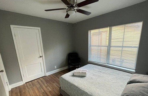 Northwest Los Angeles Heights Casa | Cheerful Two Bedroom House Near Downtown San Antonio