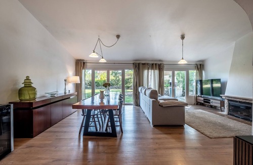 Mafra Casa | Cheerful villa with pool