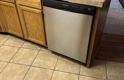 Flowood Casa | Cheerfull 3 bedroom 2 bath close to water & parks