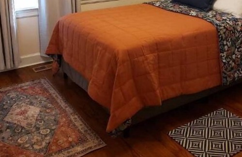 Rocky Mount Casa | Cheery and bright! Pet friendly!
