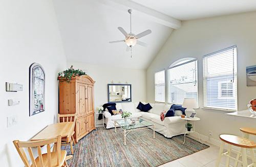 Balboa Island Apartamento | Cheery Retreat