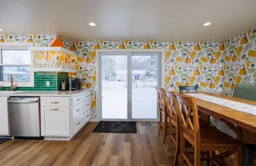 Ashwaubenon Casa | Cheese Head Hideaway by Simple Life Rentals
